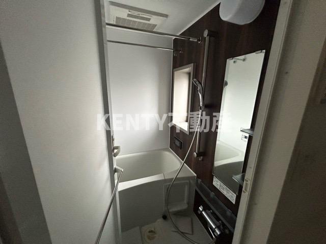 バス・シャワールーム　落ち着いた空間のお風呂です