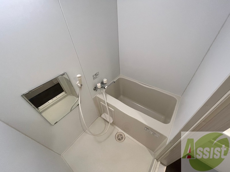 バス・シャワールーム　お風呂になります。一日の疲れを癒してくださいね。