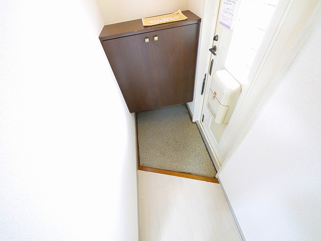 玄関　収納もある玄関です