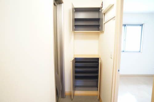 玄関　玄関収納