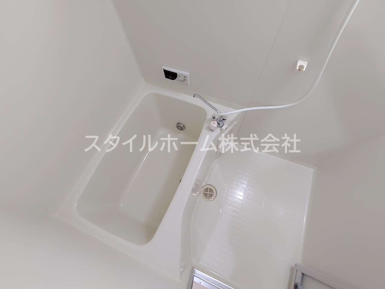 バス・シャワールーム　別部屋写真です。