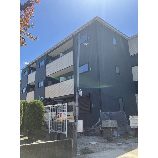 建物外観　ZEH仕様の4月完成の新築です。