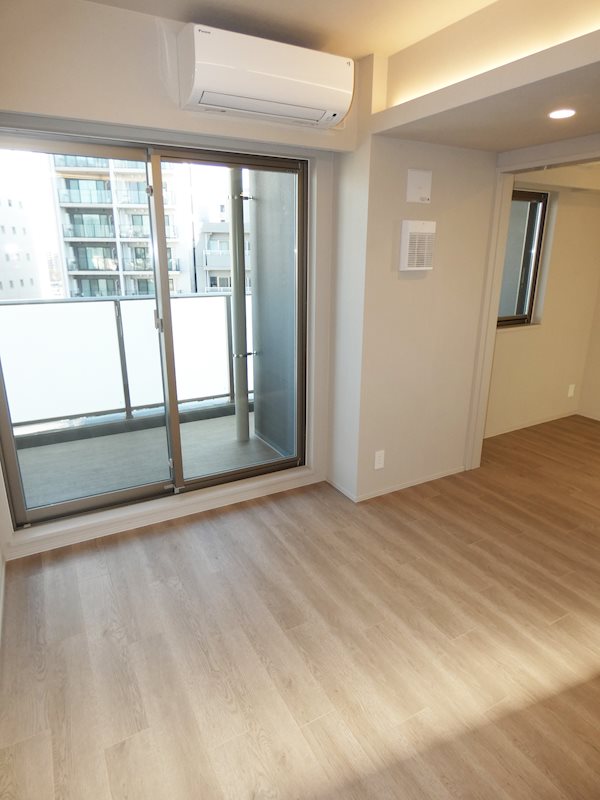 居室・リビング　室内写真は同タイプ別号室です