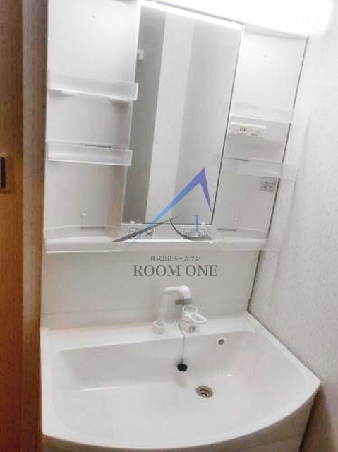 洗面設備　洗面台です。