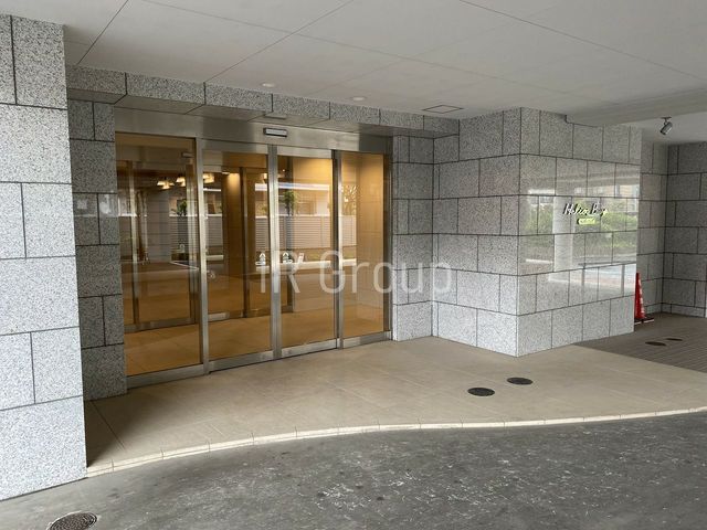 エントランス　オートロック完備