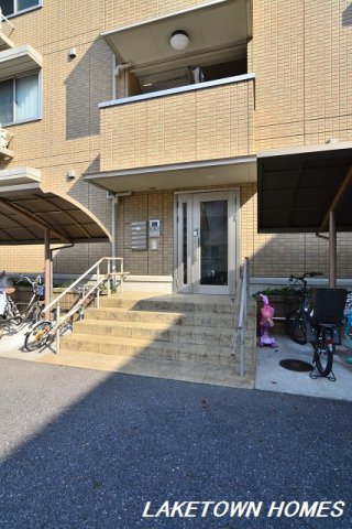 エントランス　オートロック付のエントランスです。