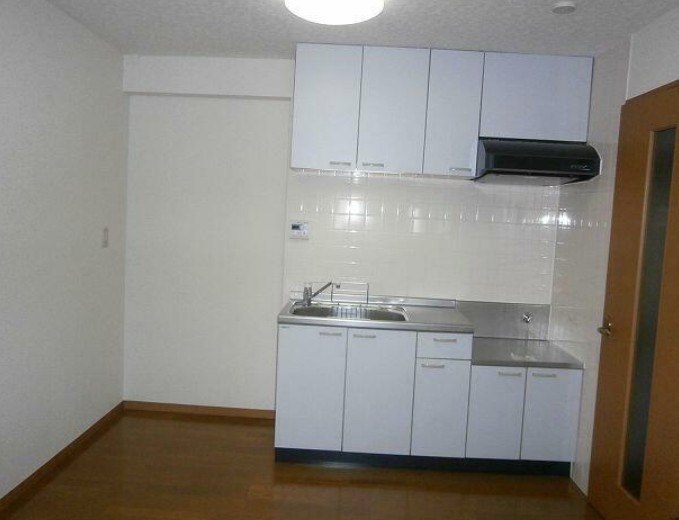 キッチン　他号室の写真になります。