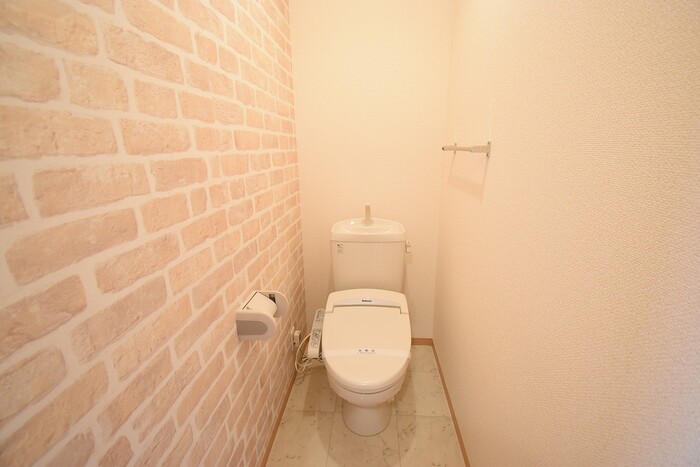 トイレ　温水洗浄暖房便座