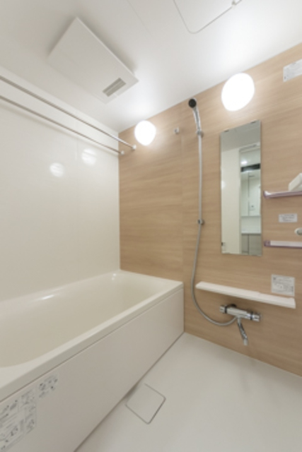 バス・シャワールーム　※写真は同タイプ住戸です。