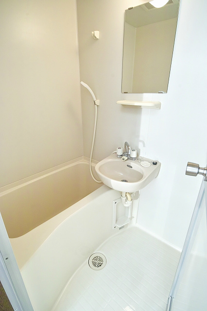 バス・シャワールーム　実際のお部屋と異なる場合があります