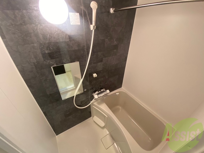 バス・シャワールーム　お風呂になります。一日の疲れを癒してくださいね。