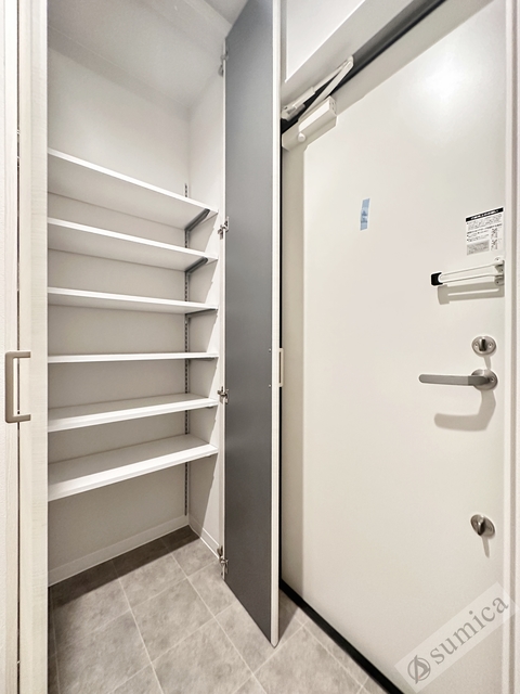 玄関　ゆったりした玄関スペース♪