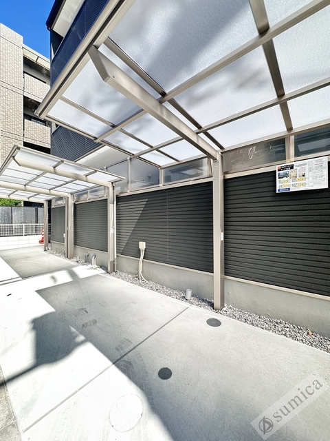 駐車場　屋根付き駐輪場は大事な自転車を雨から守ります♪