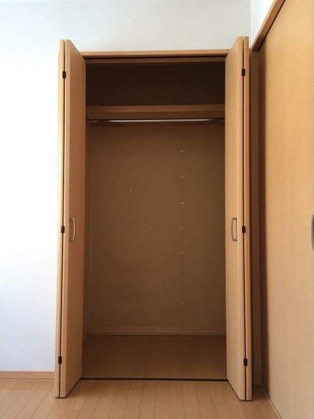 収納　衣類の収納に便利なクローゼットが付いています！
