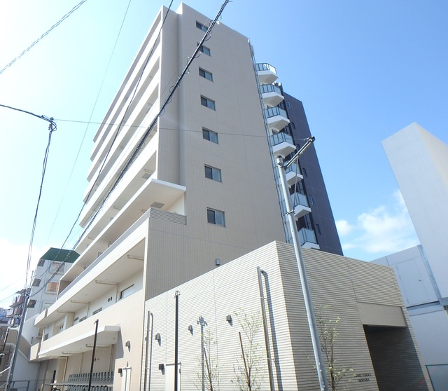 建物外観　オートロック付きマンション♪