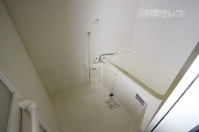 バス・シャワールーム　※別の部屋の写真を流用しています。