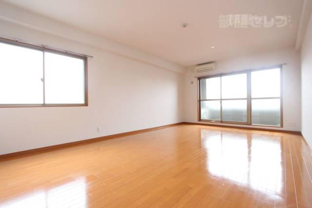 居室・リビング　※別の部屋の写真を流用しています。