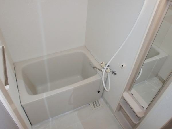 バス・シャワールーム　シンプルで機能的なユニットバスです！
