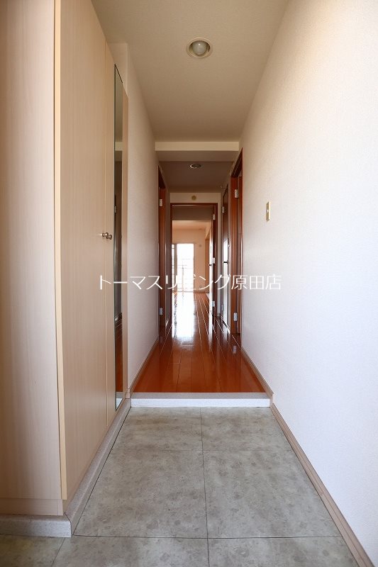 玄関　302号室写真