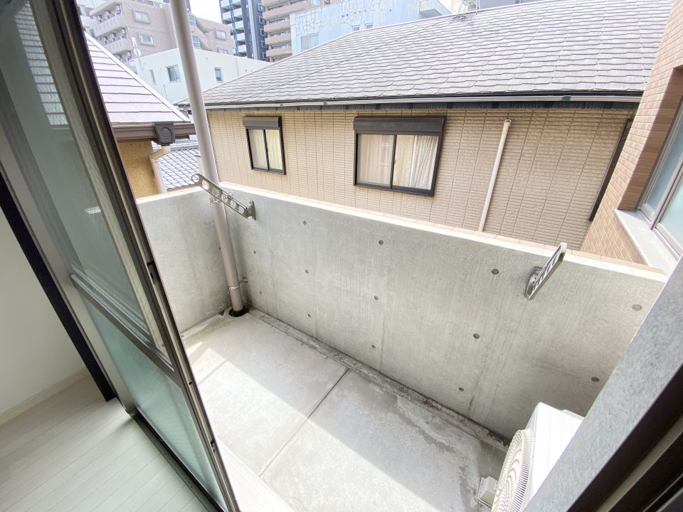 バルコニー　ウォシュレット付き