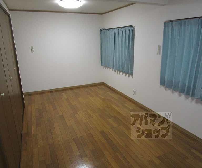 居室・リビング　１０１号室の写真です。