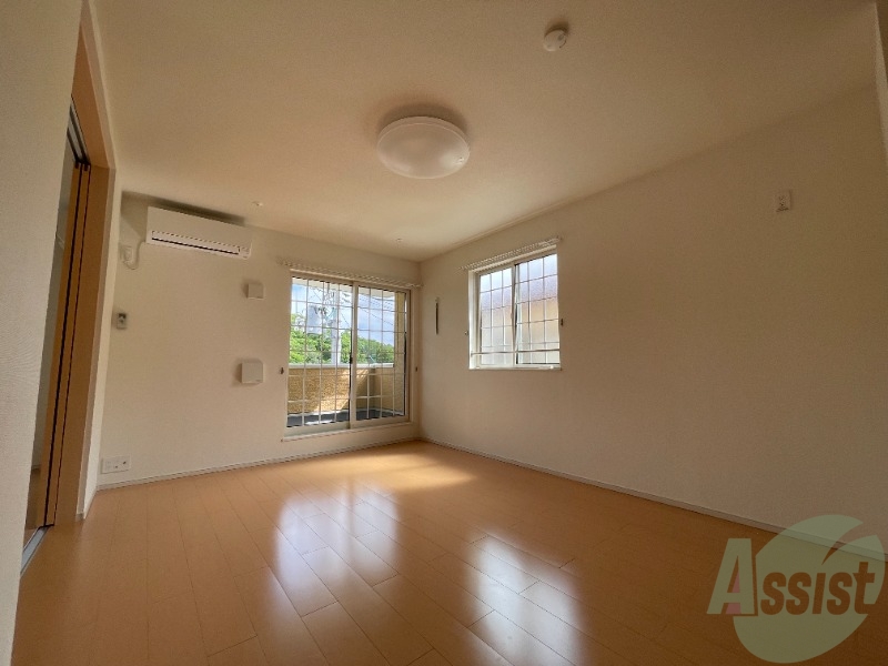 居室・リビング　きれいなＬＤＫが広がっていて居心地が良さそうですね。