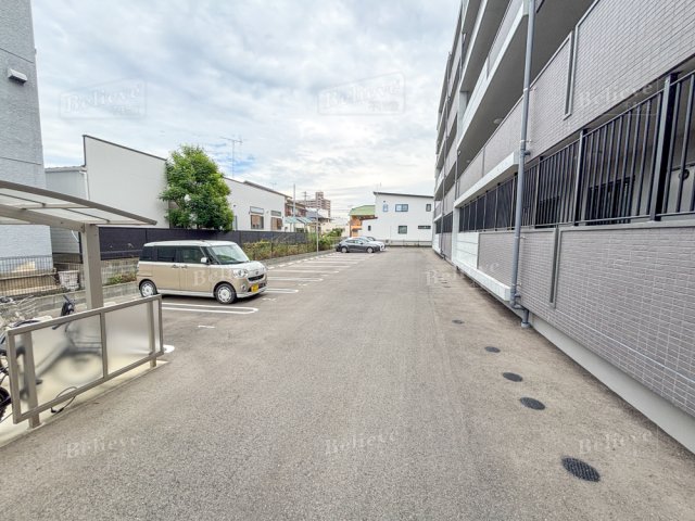 駐車場　駐車スペースもあります♪