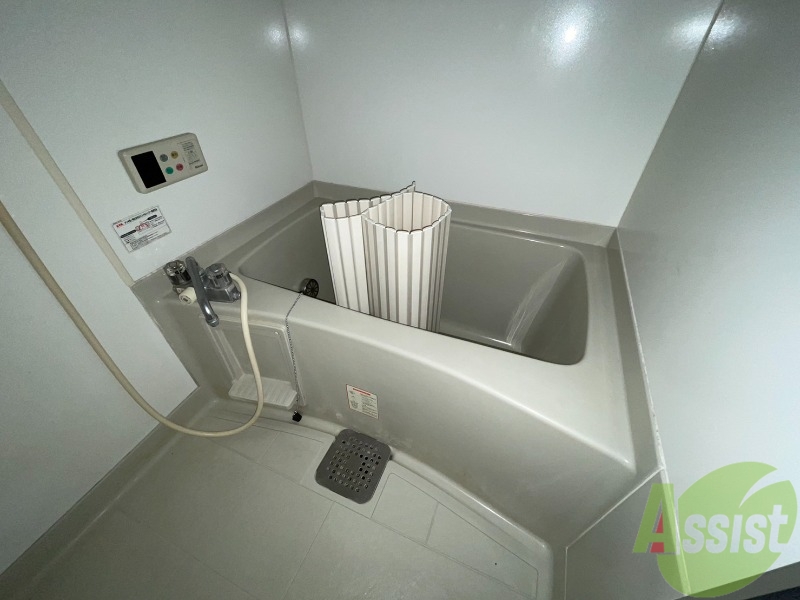 バス・シャワールーム　清潔感のある浴室ですね。機能性も使い勝手も良さそうです。