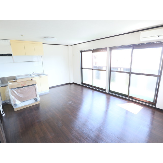 居室・リビング　※別部屋の参考写真になります。