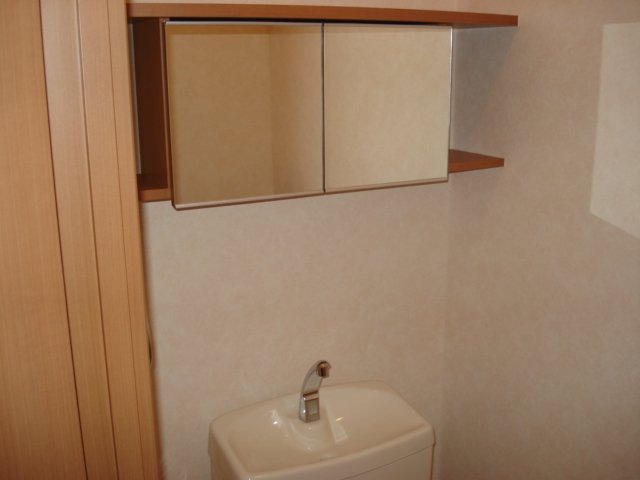 トイレ　トイレ戸棚