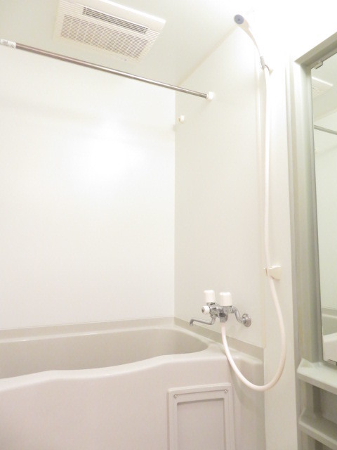 バス・シャワールーム　日々の疲れを癒すお風呂付です