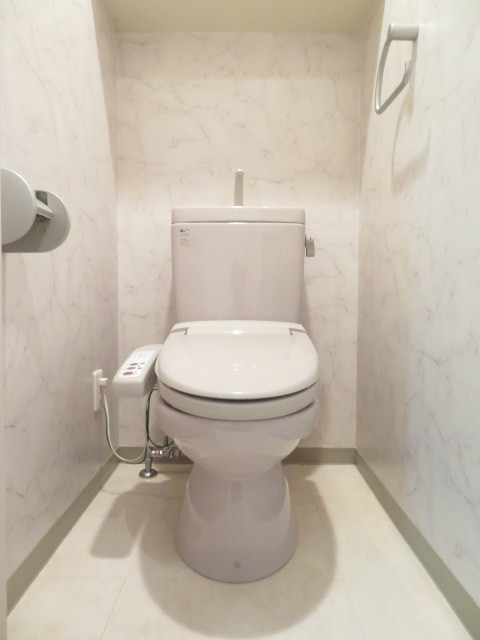 トイレ　ゆったりとした空間のトイレです