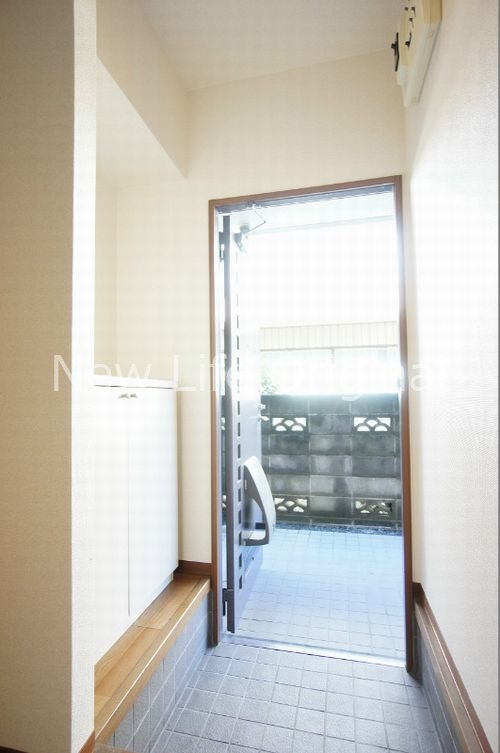 玄関　シューズボックス付きの玄関です☆