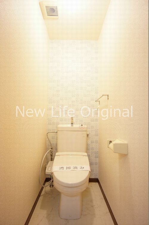 トイレ　毎日使うものだから、人に優しく清潔な温水洗浄機能付きトイレ☆