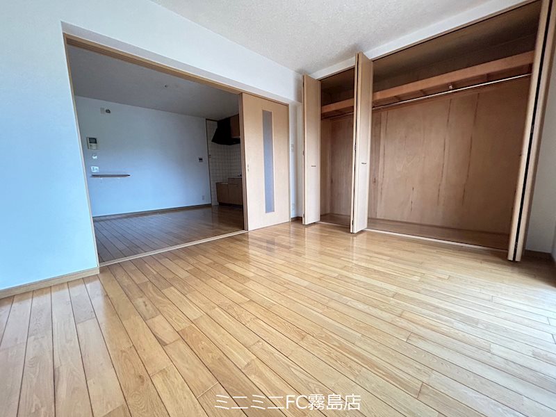 居室・リビング　同型反転