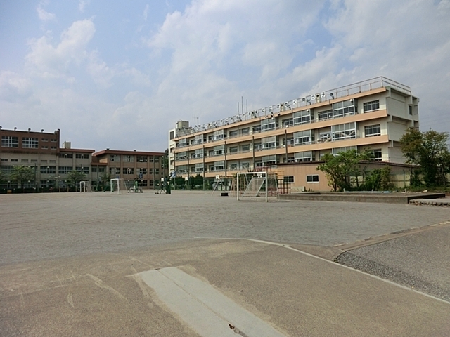 小学校　小学校（小学校）まで100m