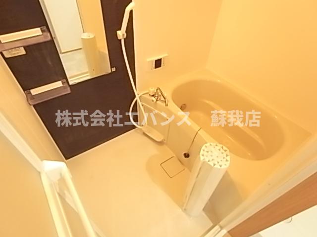バス・シャワールーム　別部屋の写真になります。