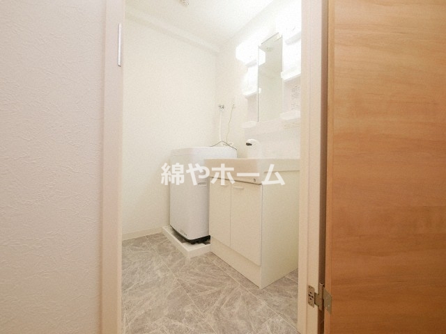 洗面設備　使いやすい洗面所です
