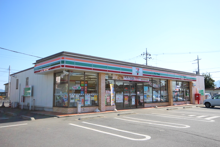 コンビニ　セブンイレブン下館島店（コンビニ）まで485m