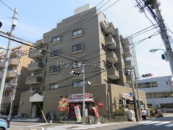 建物外観　とても開放感があり、日当りの良いマンションです