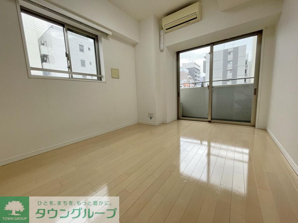 居室・リビング　同物件別部屋写真
