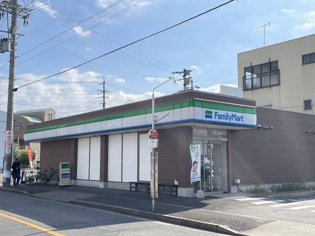 コンビニ　ファミリーマート（コンビニ）まで160m