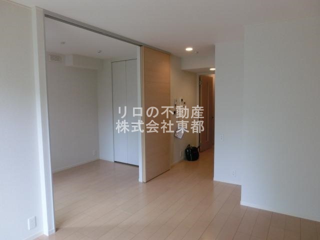 その他部屋・スペース　室内はフローリングで雰囲気のいい内装です！