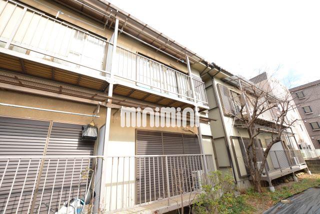 建物外観　豊かな緑に恵まれ、落ち着いた雰囲気で住み心地の良い環境です。
