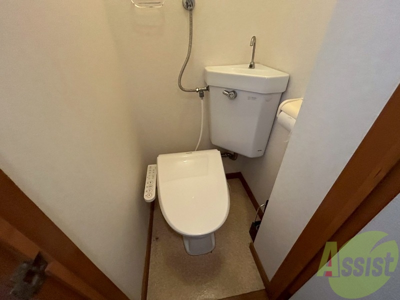 トイレ　ウォシュレット付きのトイレです。シャワートイレは日本の宝。