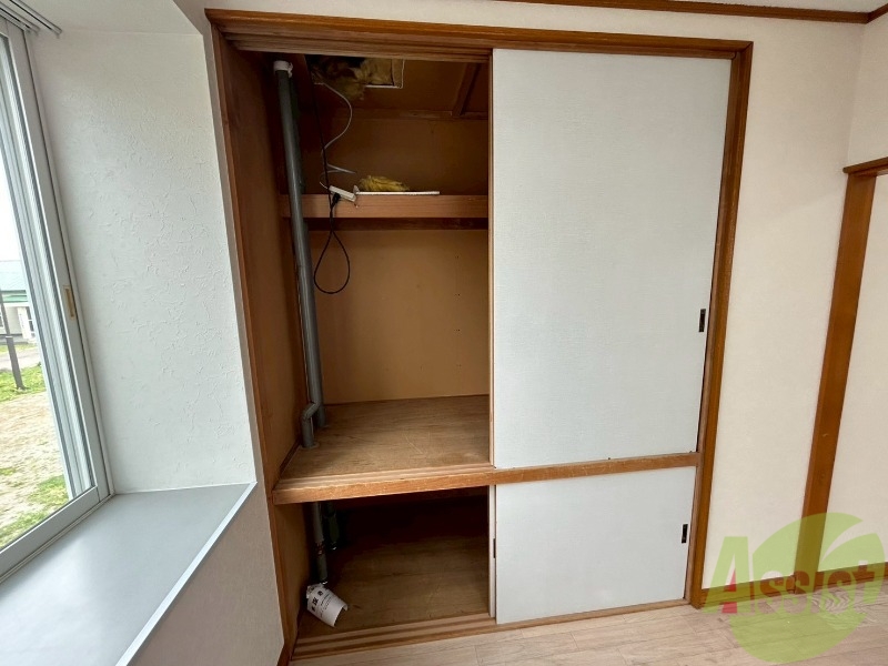 収納　収納がこちらにありました。お洋服や荷物はここへ