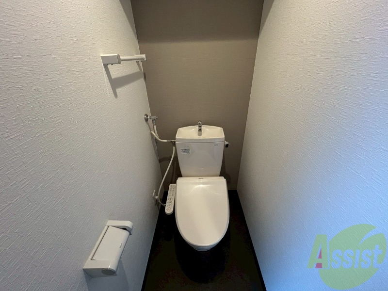 トイレ　ウォシュレット機能がついたトイレです。安心して使用できます。