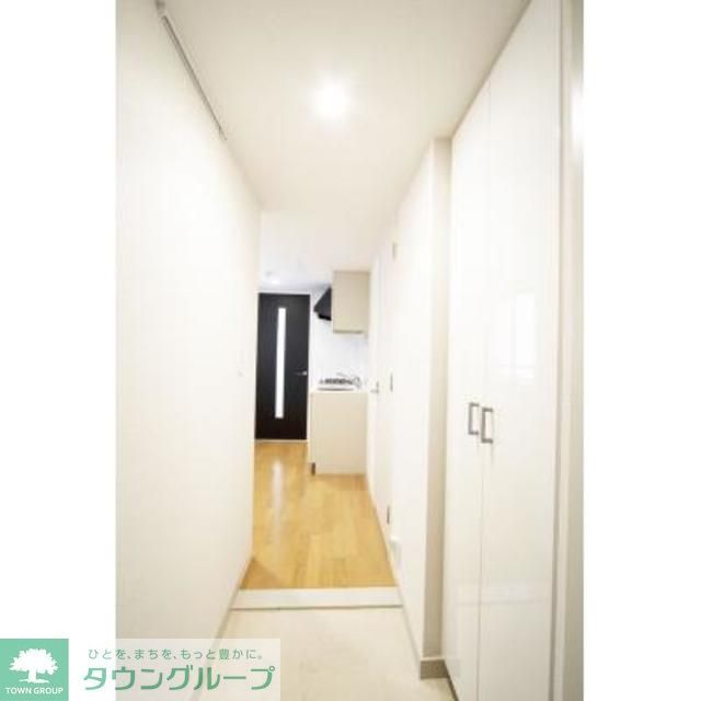 玄関　※写真は同タイプ住戸です。