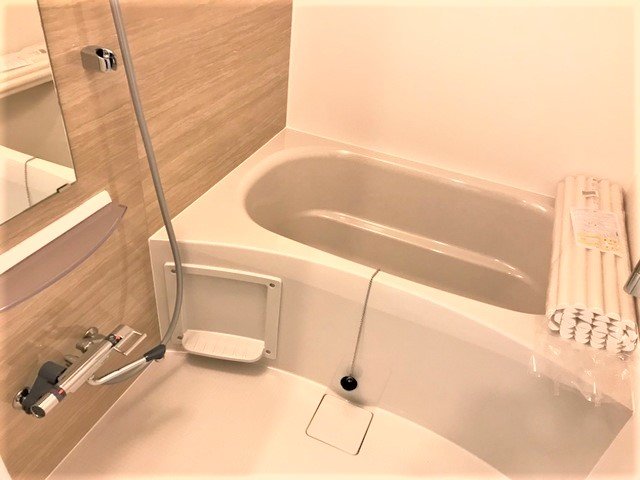 バス・シャワールーム　掲載写真は同型の左右反転の部屋を掲載しております。仕様等が異