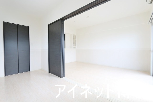 その他部屋・スペース　こちらは寝室にピッタリの洋室です